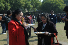 155082_567745719903498_122165311_n