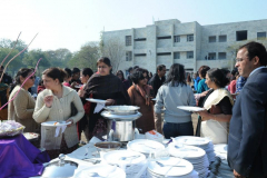 269291_567745656570171_1347669857_n