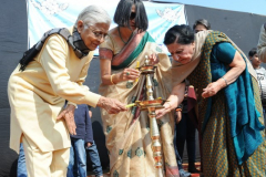 391839_567733646571372_1802545943_n